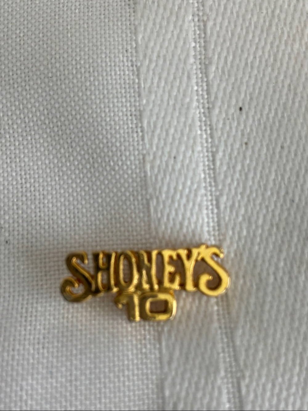 Shoney's Gold Logo Pin 10 year service